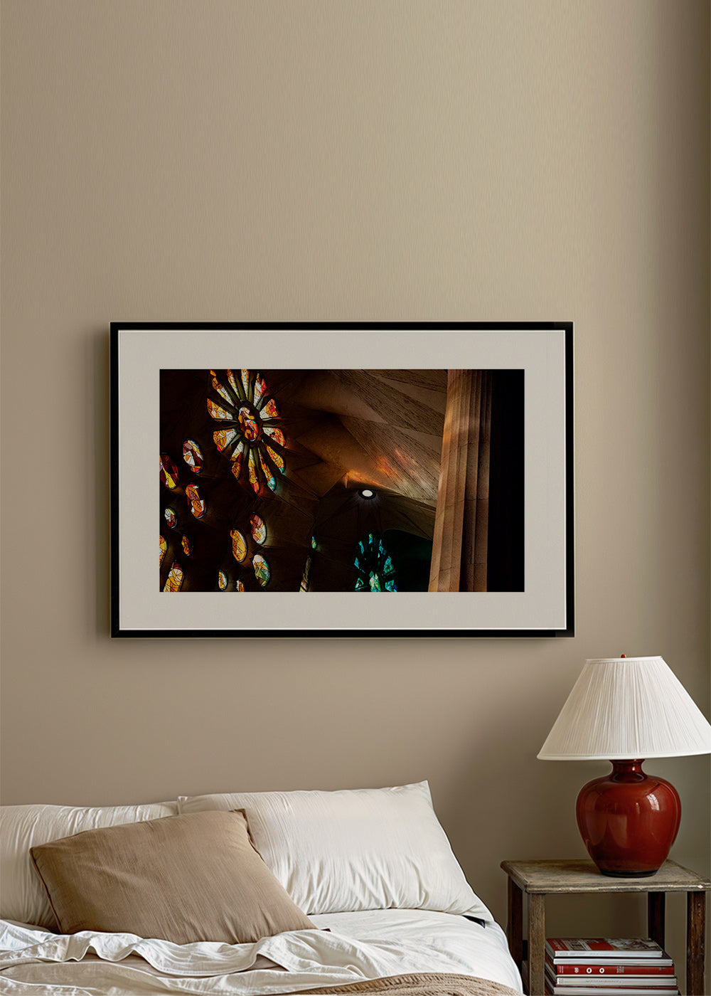 Fotografia architektoniczna witraży w ciepłym świetle