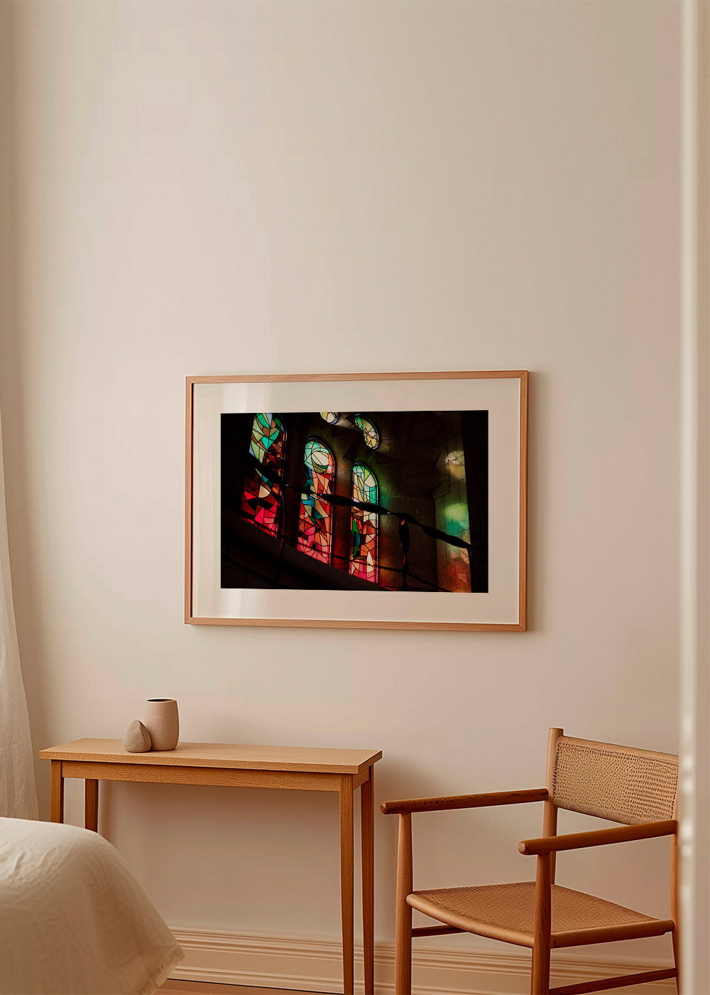 Fotografia witraży w gotyckim wnętrzu