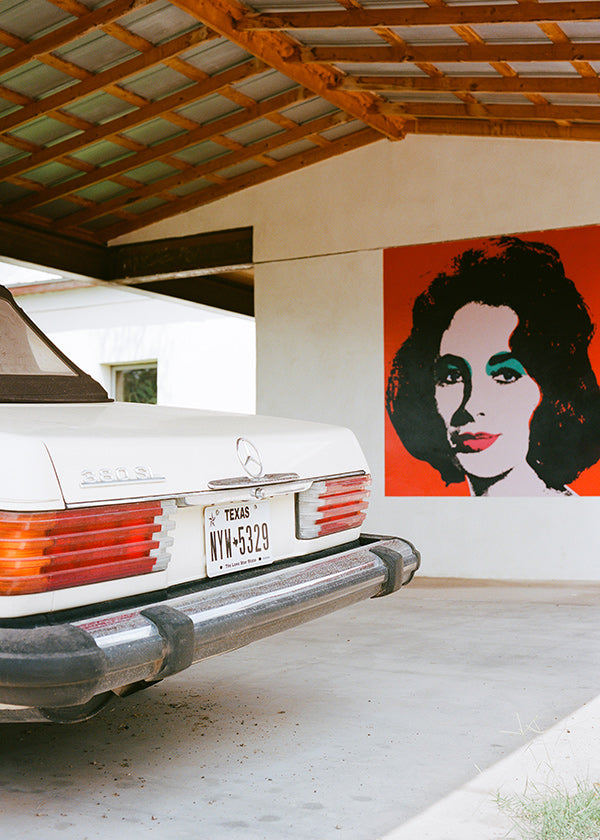 Fotografía de coche clásico y retrato mural