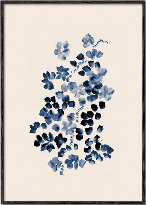 Plakat botaniczny z niebieskimi kwiatami na kremie – Black Frame