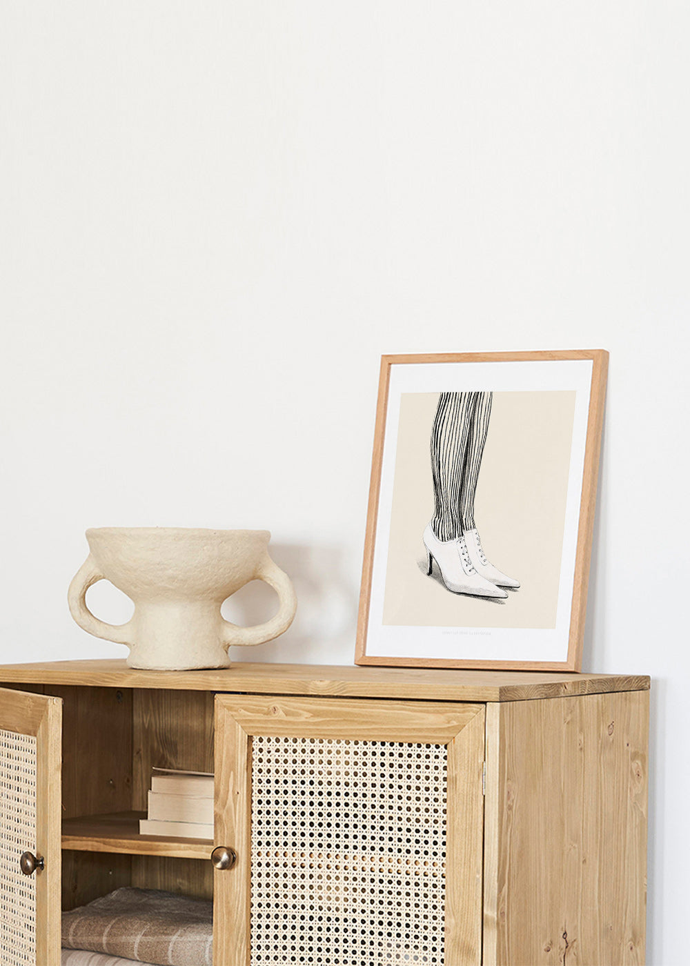 Ilustracja pasiastych pończoch – Product1