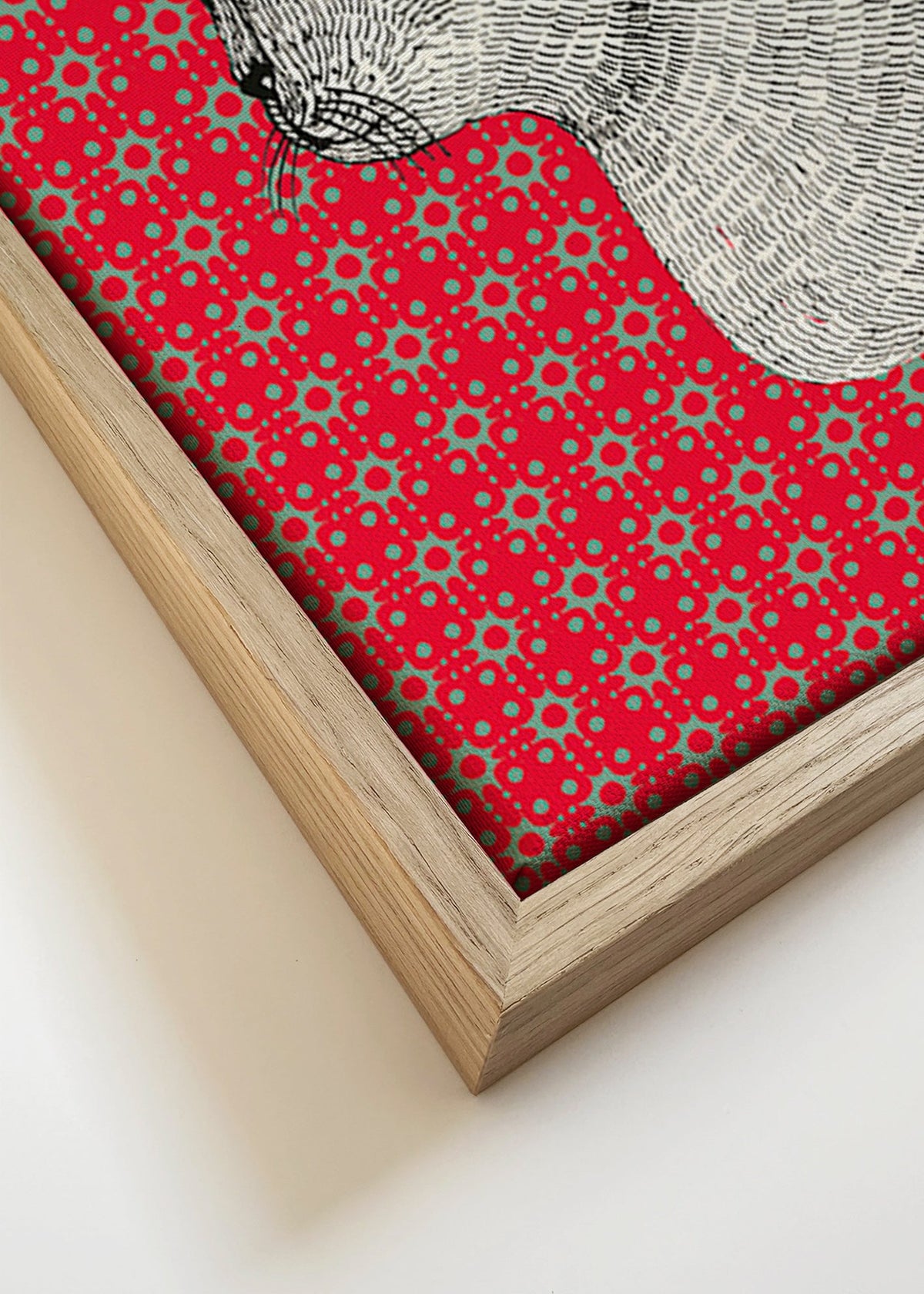 Kot w profilu na czerwonym wzorze – Canvas detail