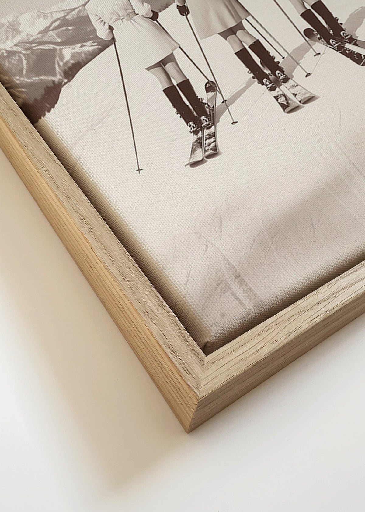 Plakat vintage: narciarki w szeregu – Canvas detail