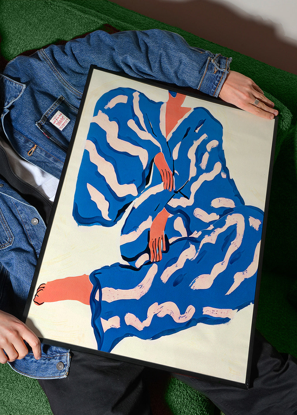 Ilustracja postaci w niebieskiej szacie – Product1