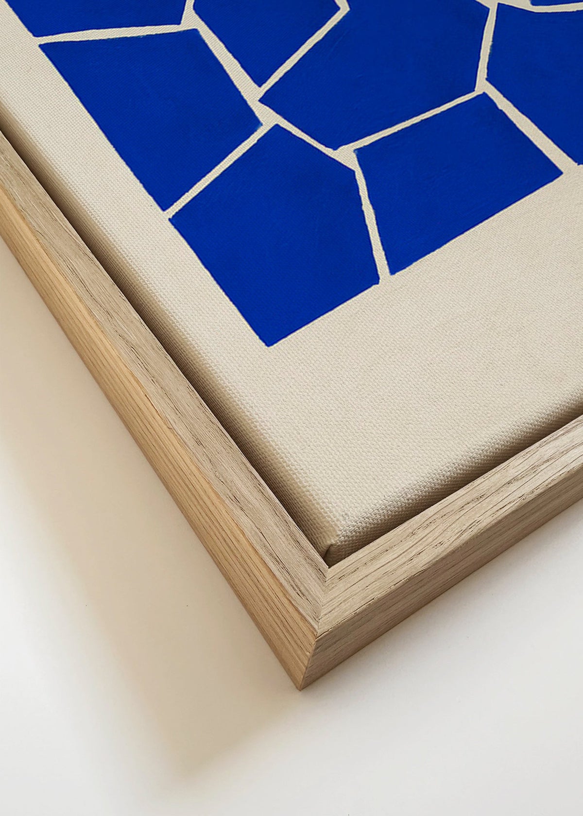 Abstrakcyjne dzieło w niebieskim z geometrycznymi fragmentami – Canvas detail