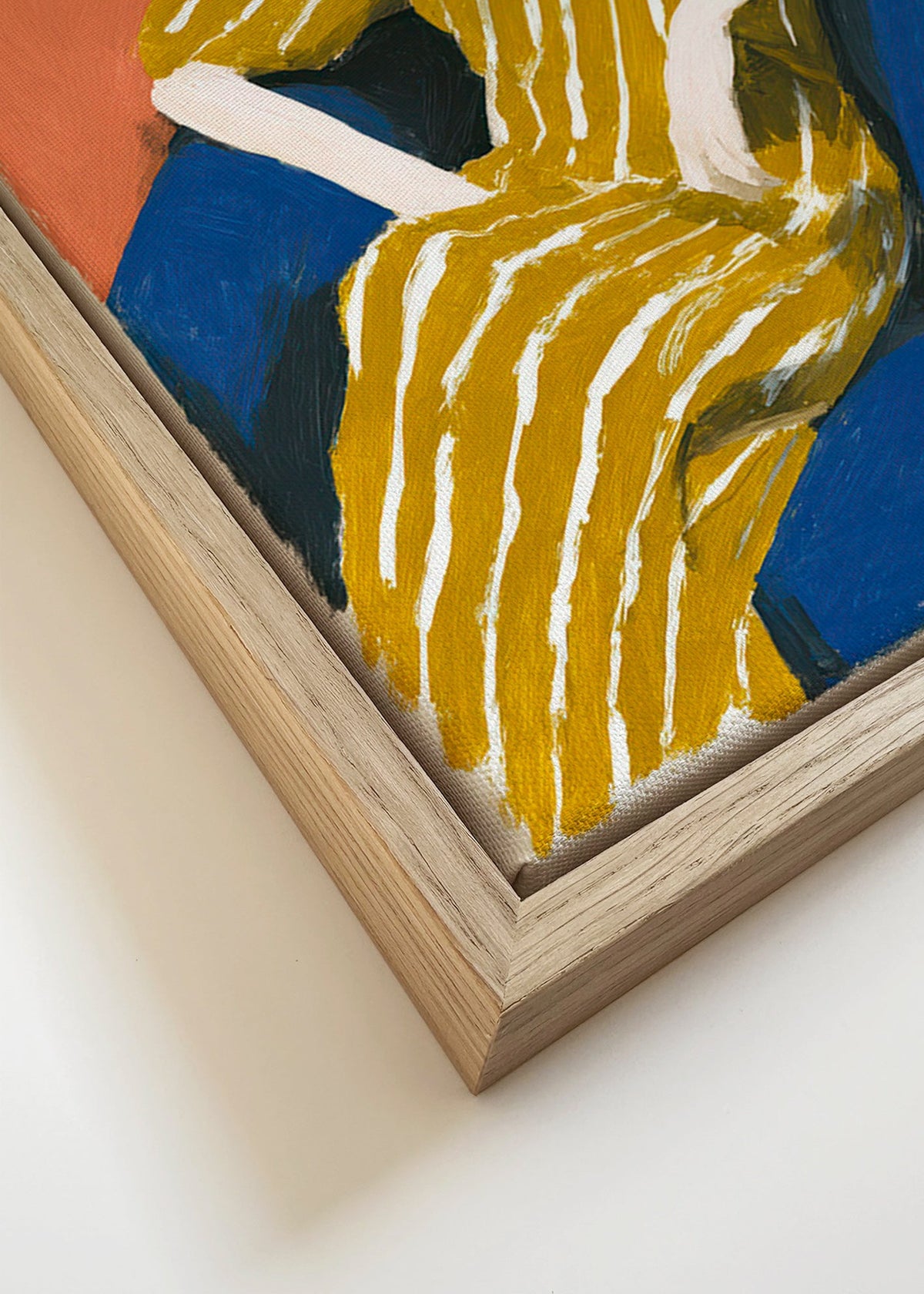 Ilustracja: siedząca kobieta w złotych paskach – Canvas detail