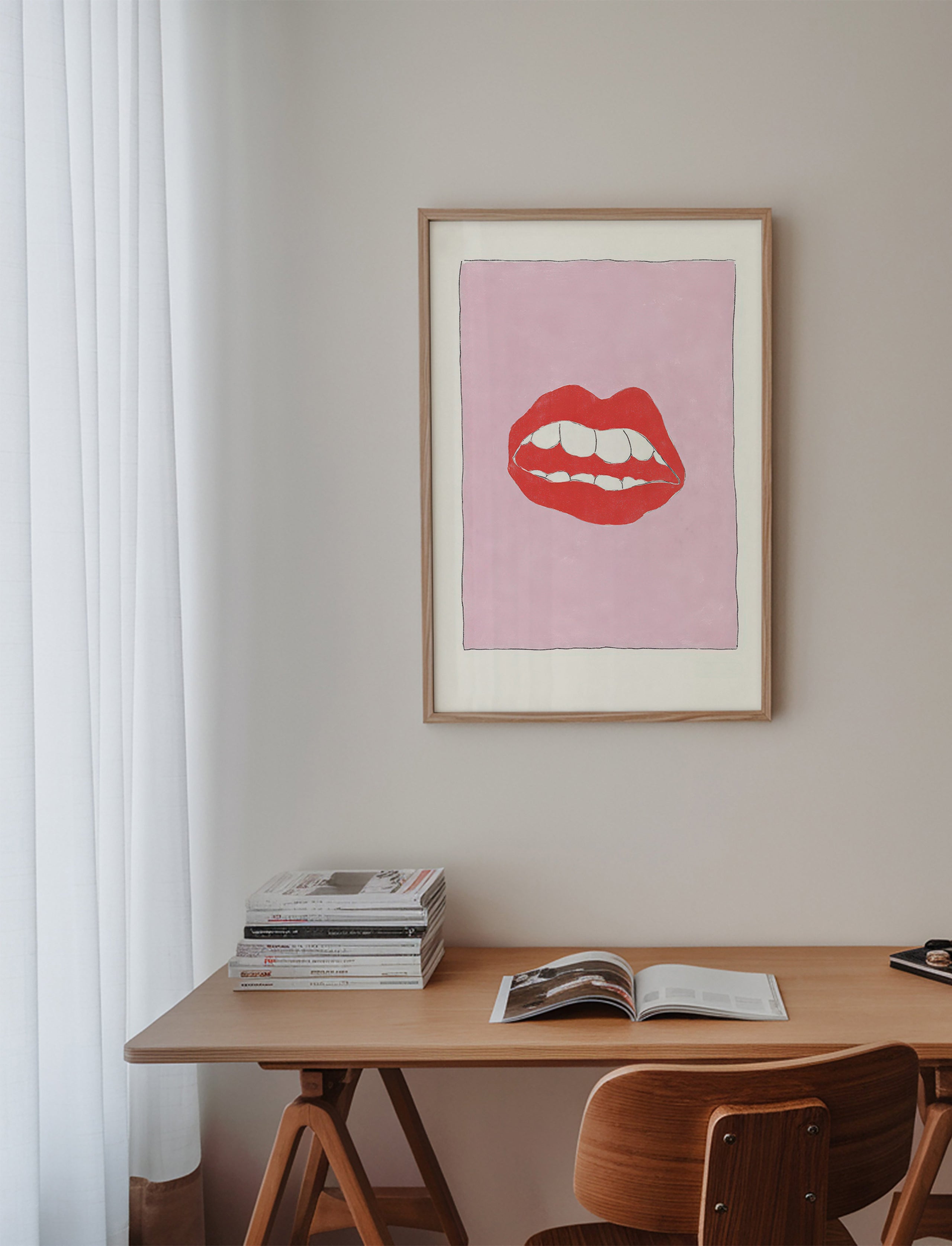 Ilustracja czerwonych ust na różowym tle