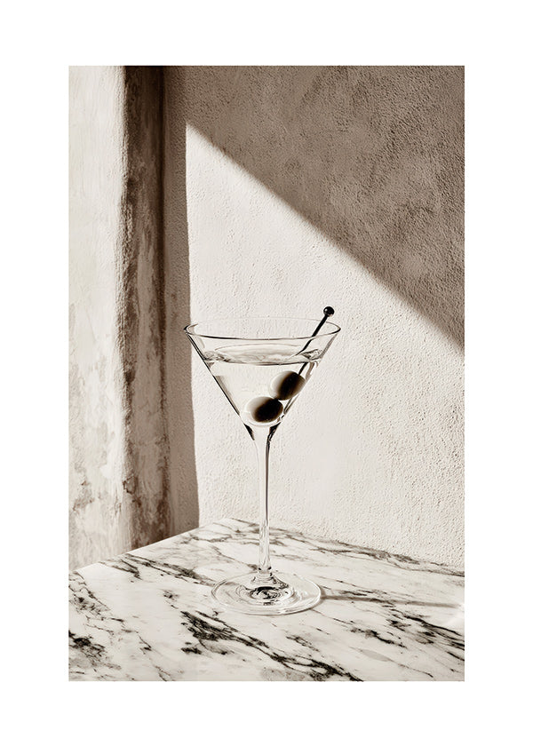 Sztuka do kuchni Martini w kieliszku na marmurze