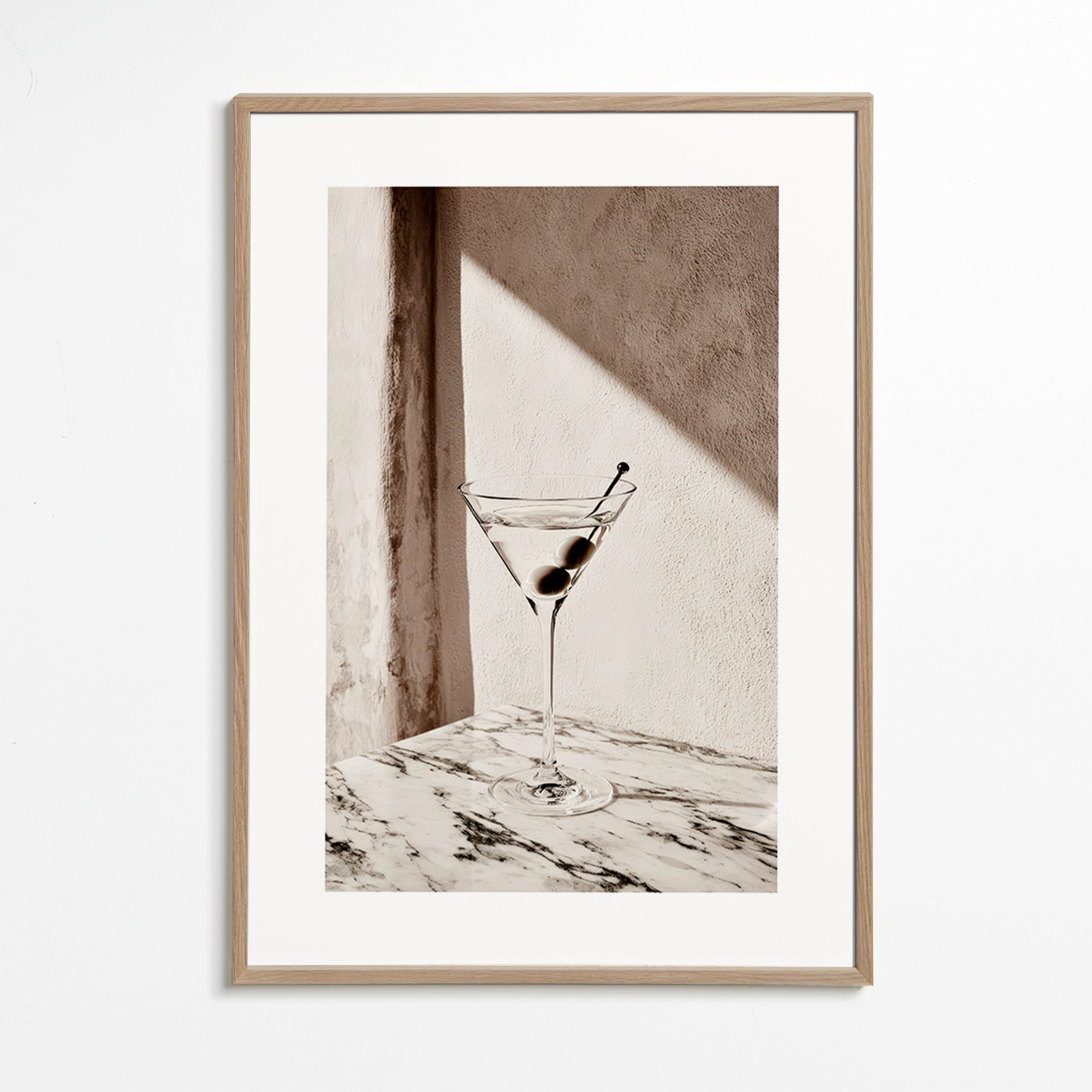 Sztuka do kuchni Martini w kieliszku na marmurze