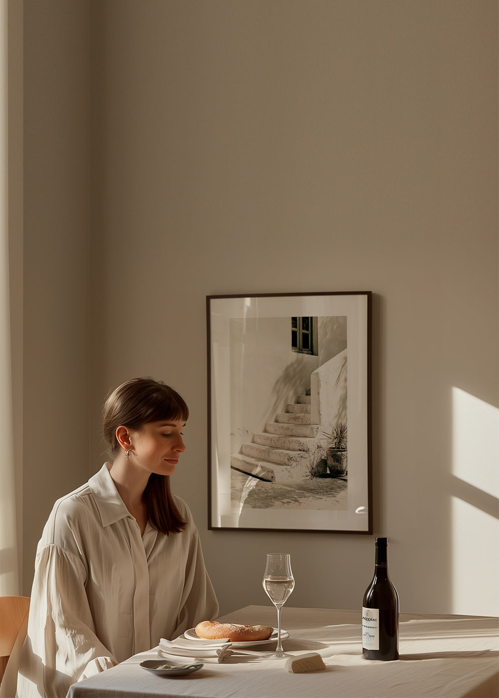 Photograph białe schodki z rośliną
