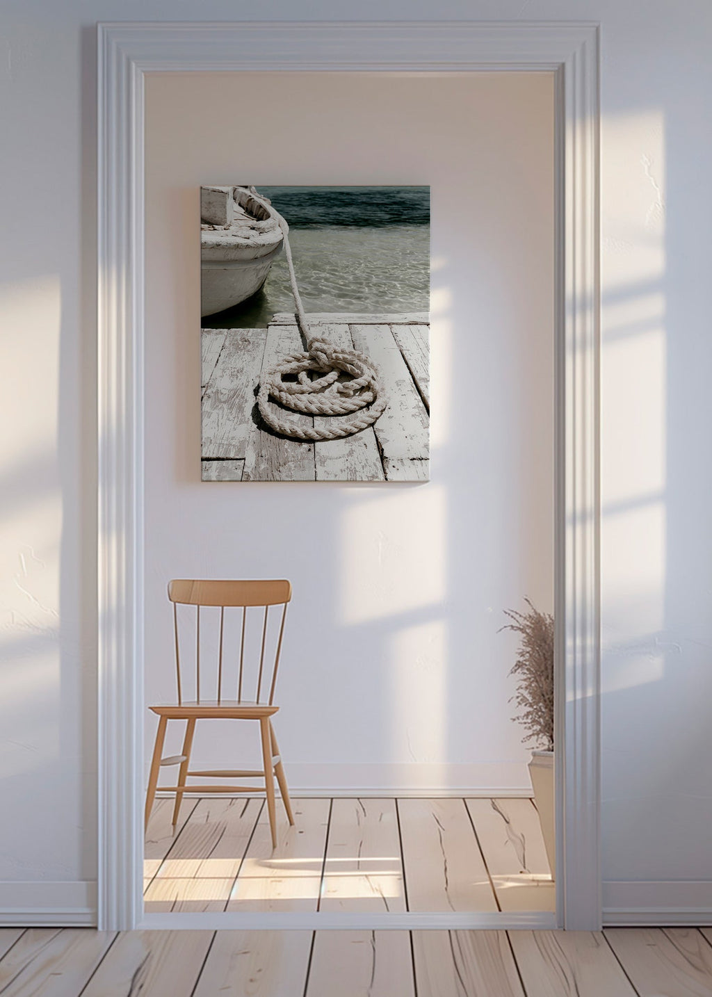 Fotografia molo z liną na pierwszym planie