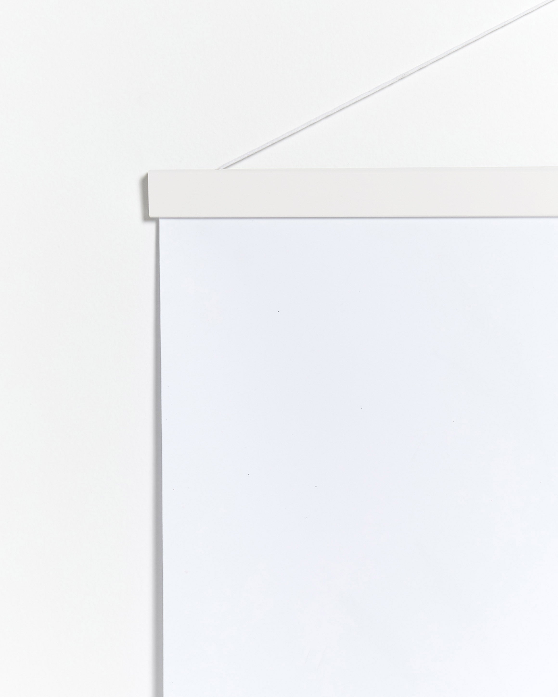 Colgador para póster de 40cm de madera y color blanco